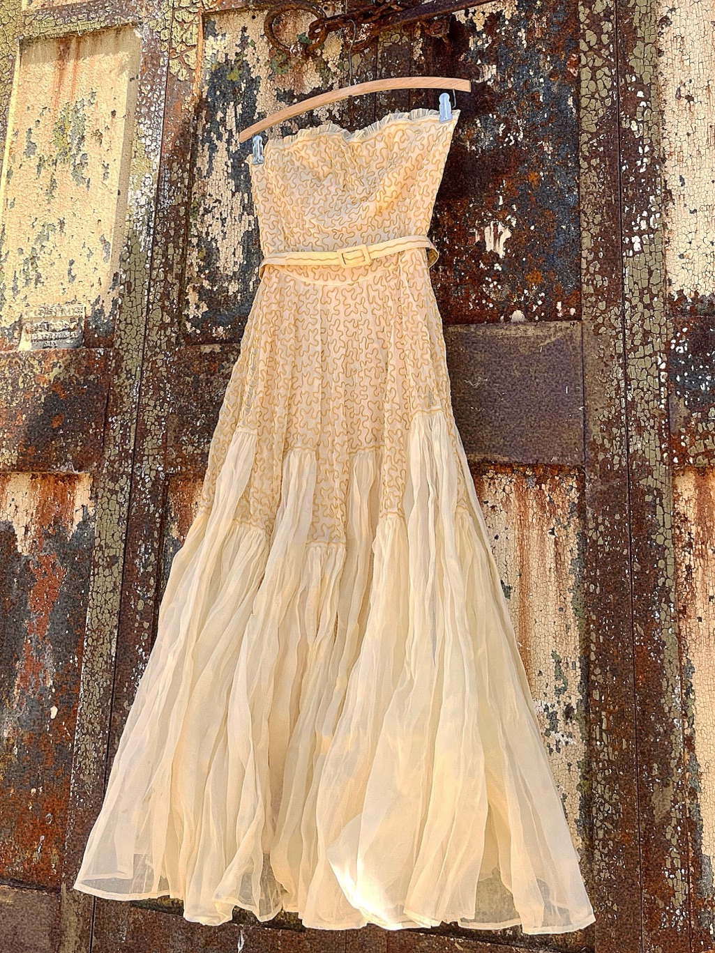 Vintage 40s 50s Mid Century Art Deco Strapless Scallop Bridal Gown Dress Xs